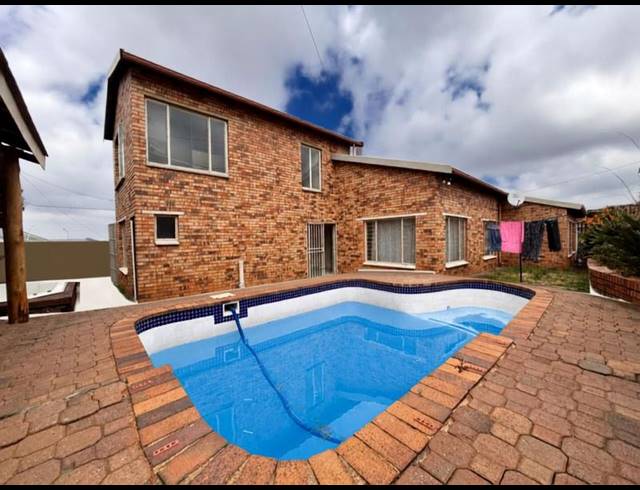 4 BEDROOM HOUSE FOR SALE IN DELAREY